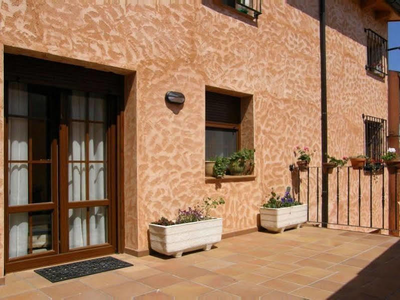 Gasthaus Casa Rural Patino Quintanas de Gormaz Exterior foto